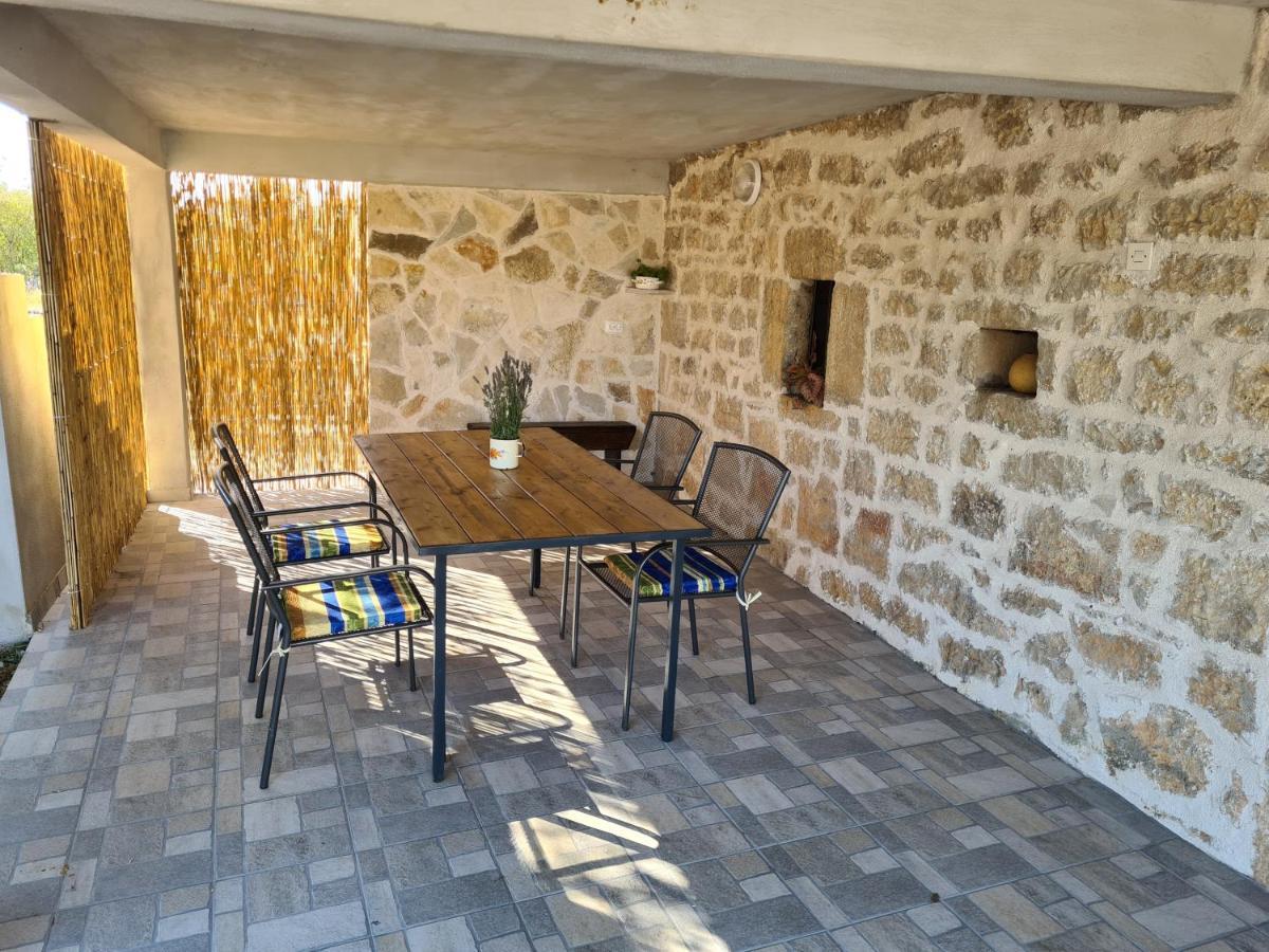 Holiday Home Nena Drniš Kültér fotó